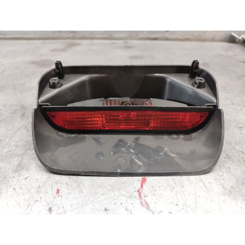 Recambio de luz central de freno para dacia sandero 1.2 16v lpg referencia OEM IAM 265987418R  