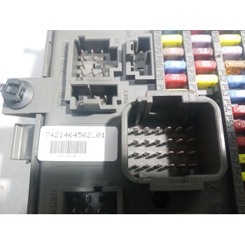 Recambio de caja reles / fusibles para renault magnum ab diesel referencia OEM IAM 7421464562  