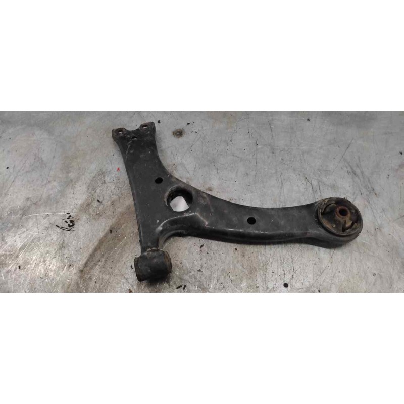 Recambio de brazo suspension inferior delantero derecho para toyota corolla verso (r1) 2.0 d-4d luna referencia OEM IAM 2
