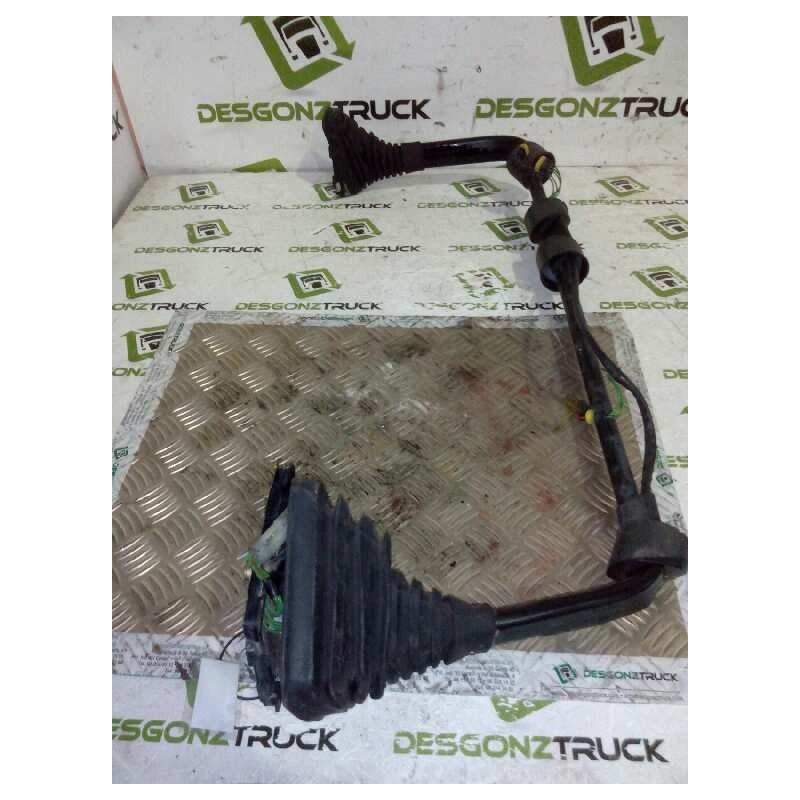 Recambio de brazo retrovisor derecho para iveco stralis (as) fsa t / fp lt 4x2 gran espacio referencia OEM IAM   