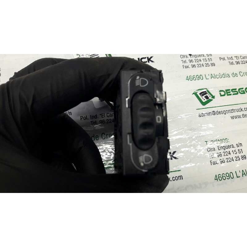 Recambio de boton regulacion de faros para opel vivaro combi 2.7t corto referencia OEM IAM 8200022569 91166822 - Gris