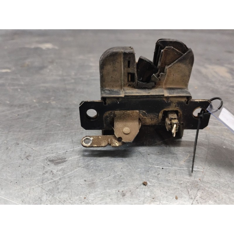 Recambio de cerradura maletero / porton para volkswagen caddy ka/kb (2k) 2.0 sdi referencia OEM IAM 2k0827505 - Blanco 3