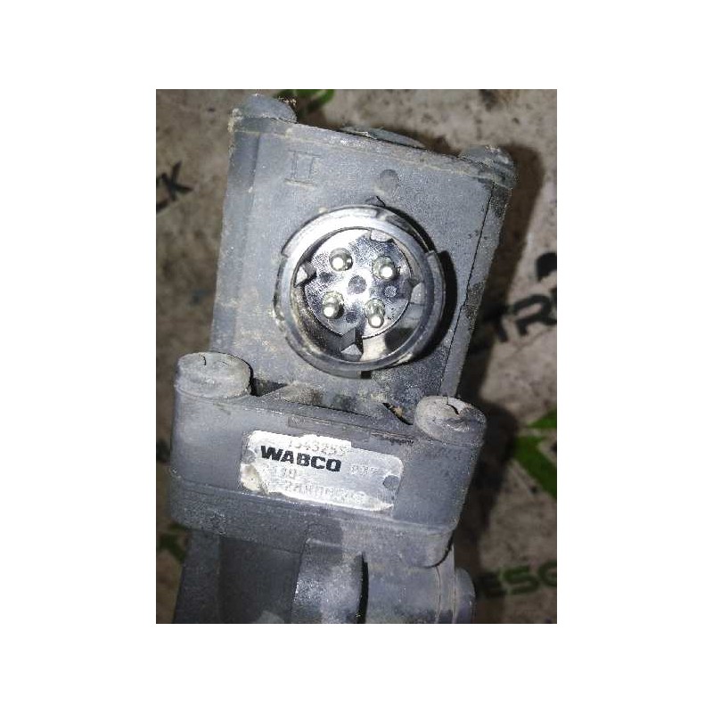 Recambio de valvula aire para daf serie xf105.460 fsa 4x2 space-cab referencia OEM IAM 1343255 4728800300 VALVULA CONTROL DE EJE 2