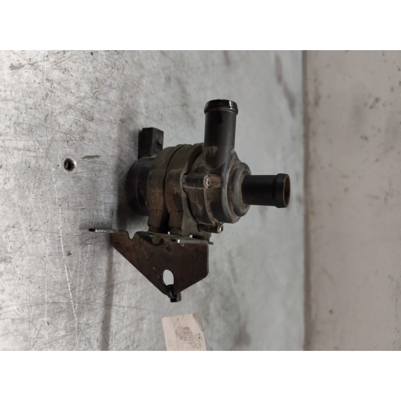 Recambio de bomba agua para audi q7 (4l) 3.0 tdi (176kw) referencia OEM IAM 7L0965561L - Blanco 2