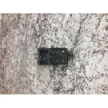 Recambio de mando elevalunas delantero derecho para chevrolet nubira wagon referencia OEM IAM 621W04790 6 PINS 
