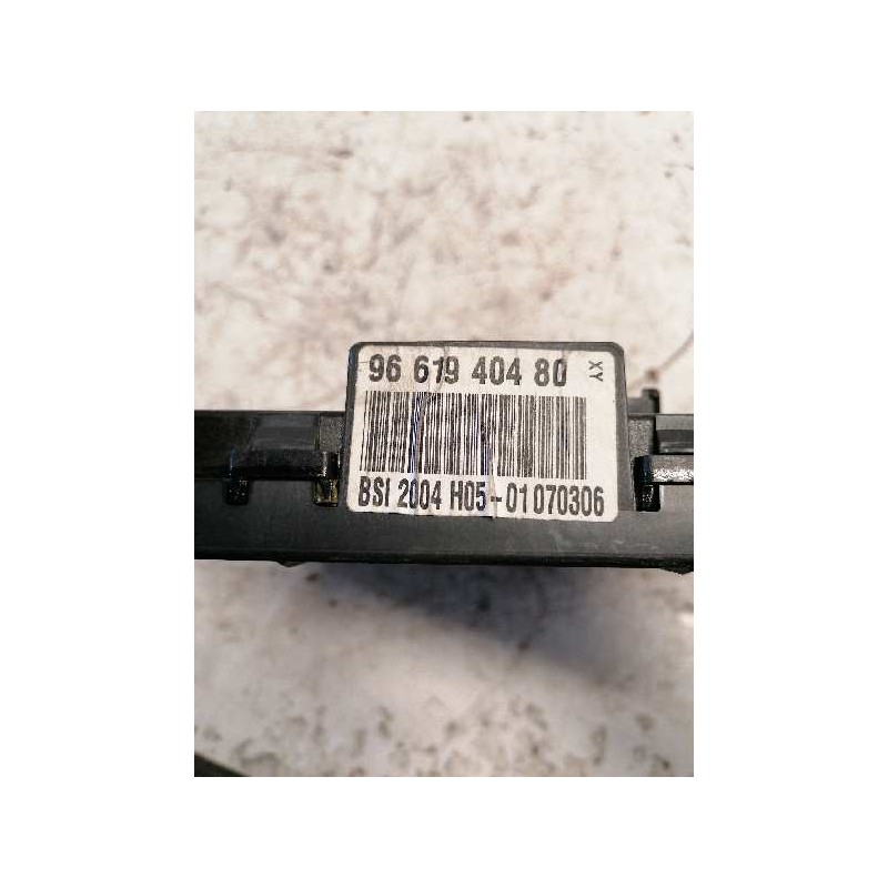 Recambio de caja reles / fusibles para citroën c4 berlina 1.6 16v hdi fap referencia OEM IAM 9661940480 281174352A BSI 2