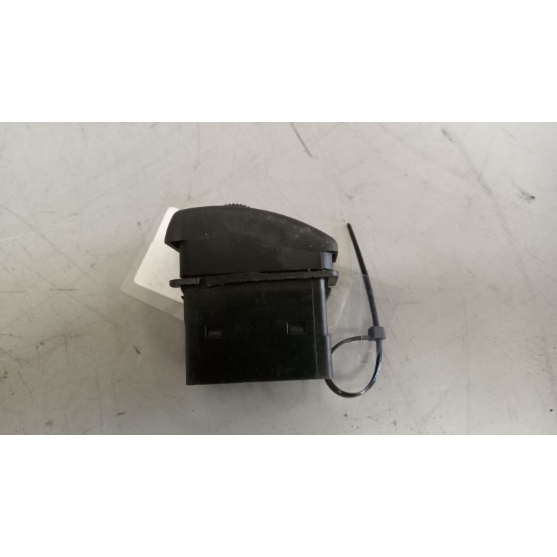Recambio de interruptor para daf serie xf105.460 12.9 diesel referencia OEM IAM 1435602 - Blanco 2