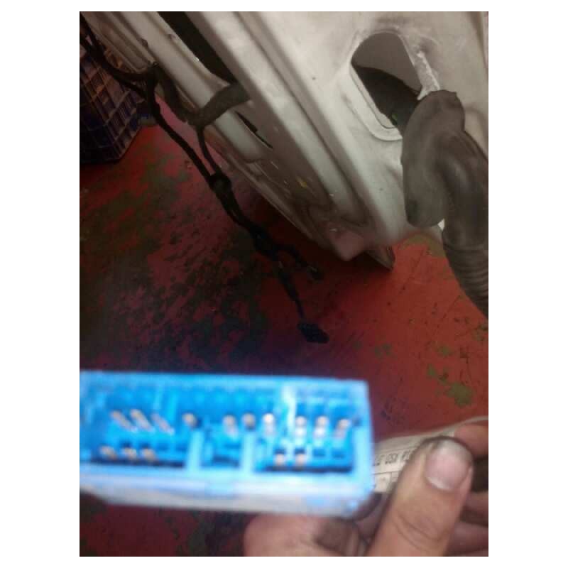 Recambio de puerta delantera izquierda para iveco daily caja cerrada (1999 =>) 35 - s 12 caja cerrada referencia OEM IAM - Blanco 4