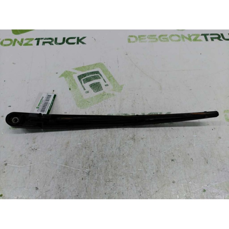 Recambio de brazo limpia trasero para toyota avensis wagon (t25) 2.0 d-4d executive referencia OEM IAM 2