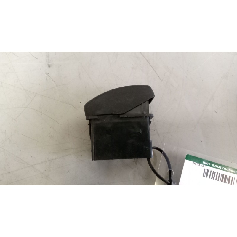 Recambio de interruptor para daf serie xf105.460 12.9 diesel referencia OEM IAM 1735028 - Blanco 2