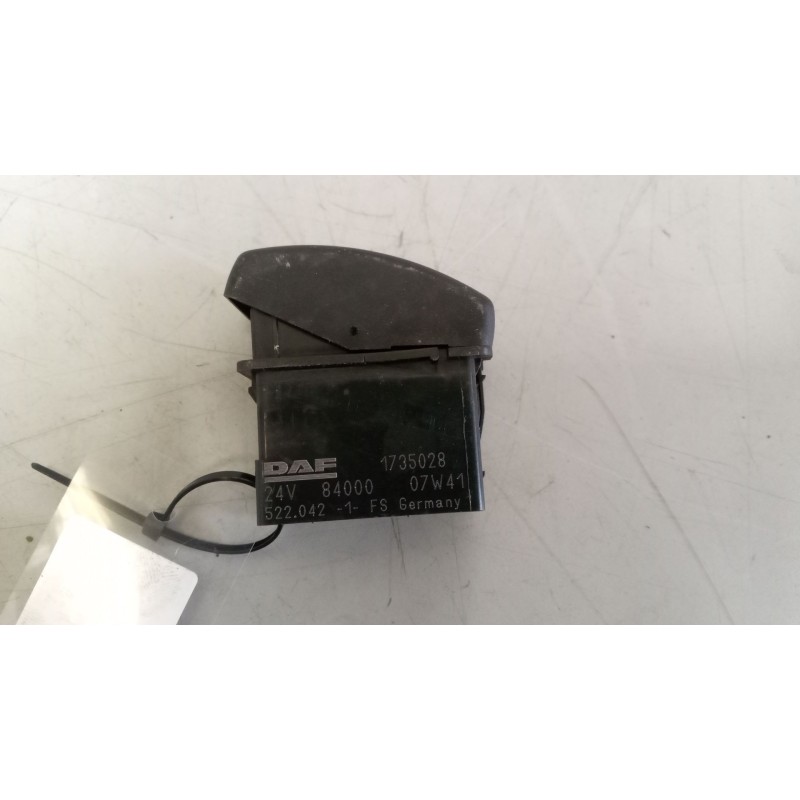Recambio de interruptor para daf serie xf105.460 12.9 diesel referencia OEM IAM 1735028 - Blanco 3