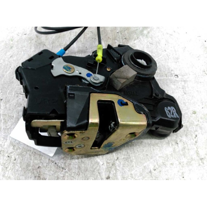 Recambio de cerradura puerta delantera derecha para toyota avensis wagon (t25) 2.0 d-4d executive referencia OEM IAM 3