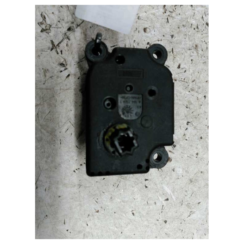 Recambio de motor regulador climatizacion para citroën c3 1.4 sx referencia OEM IAM F663746XC 3