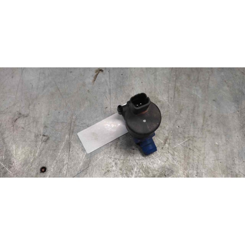Recambio de bomba limpia para renault clio iii dynamique referencia OEM IAM 9641553980 2 PINS - Rojo 2