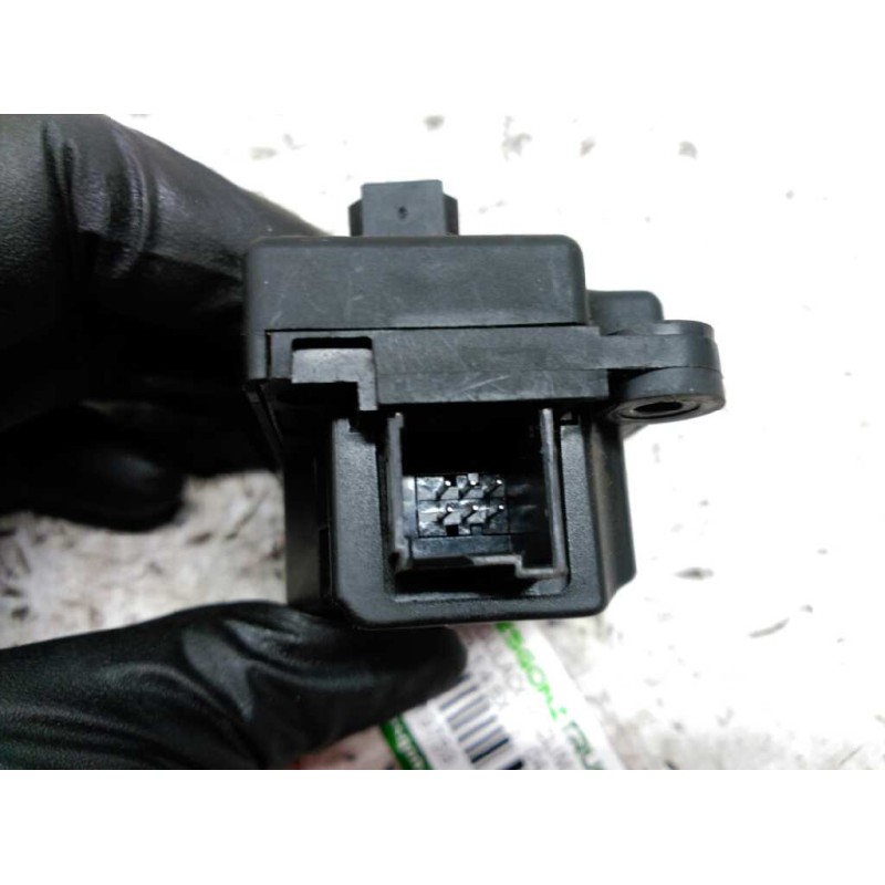 Recambio de motor regulador climatizacion para citroën c3 1.4 sx referencia OEM IAM F663746XC 2