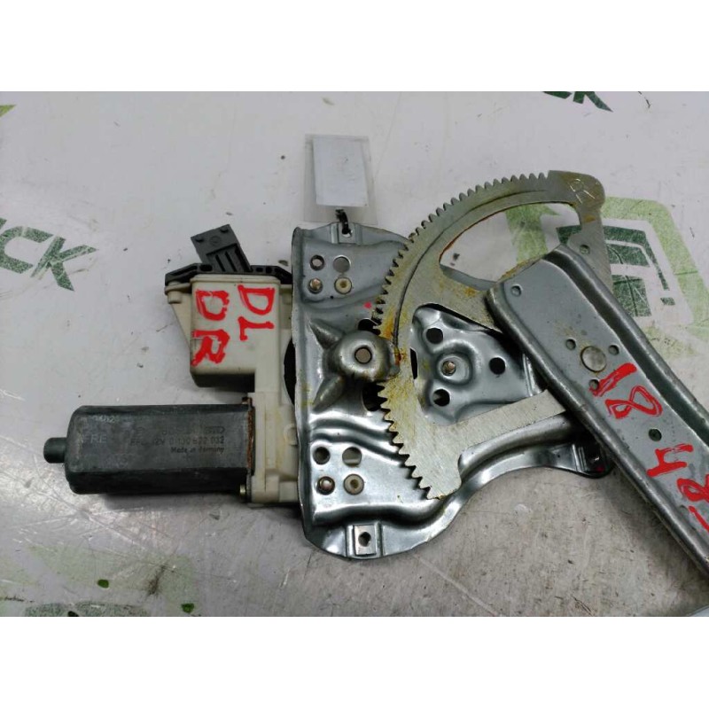 Recambio de elevalunas delantero derecho para toyota avensis wagon (t25) 2.0 d-4d executive referencia OEM IAM 6981005050 2