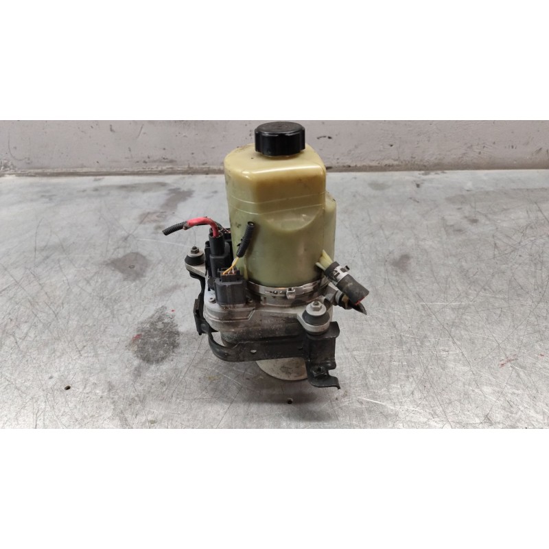 Recambio de bomba direccion para ford focus berlina (cap) ghia referencia OEM IAM C6S4B 3