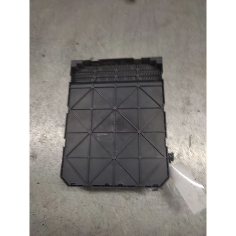 Recambio de caja reles / fusibles para peugeot 207 sport referencia OEM IAM 9663798280 - Rojo 2