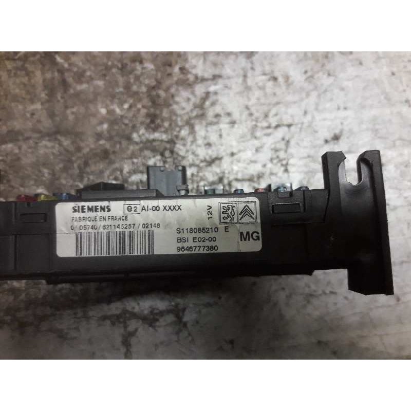 Recambio de caja reles / fusibles para peugeot 206 berlina xt referencia OEM IAM 9646777380 S118085210E BSI 2