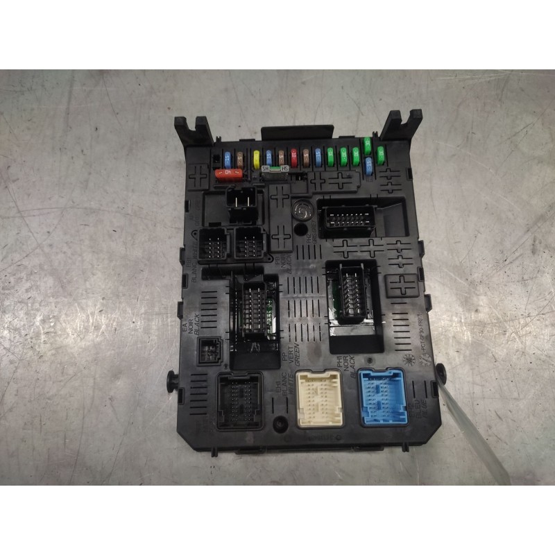 Recambio de caja reles / fusibles para peugeot 3008 monospace (0u_) 1.6 hdi referencia OEM IAM 281197595  