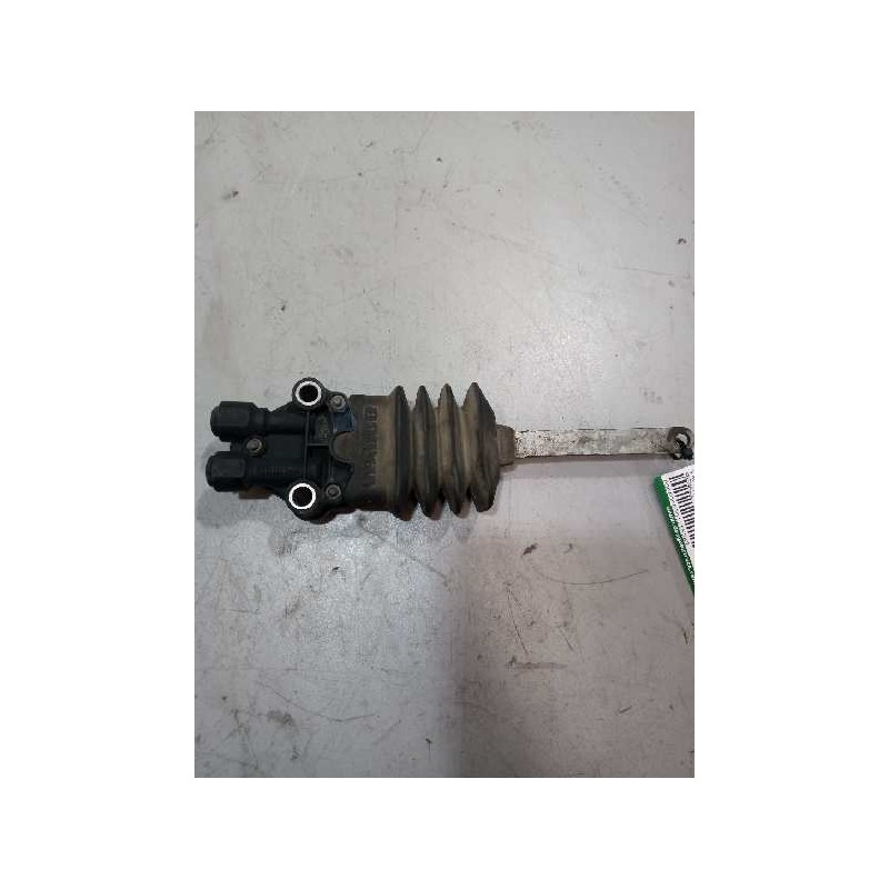 Recambio de valvula aire para renault premium route 2006 fas 4x2 larga distancia referencia OEM IAM 4640070230  ALVULA NIVELADOR
