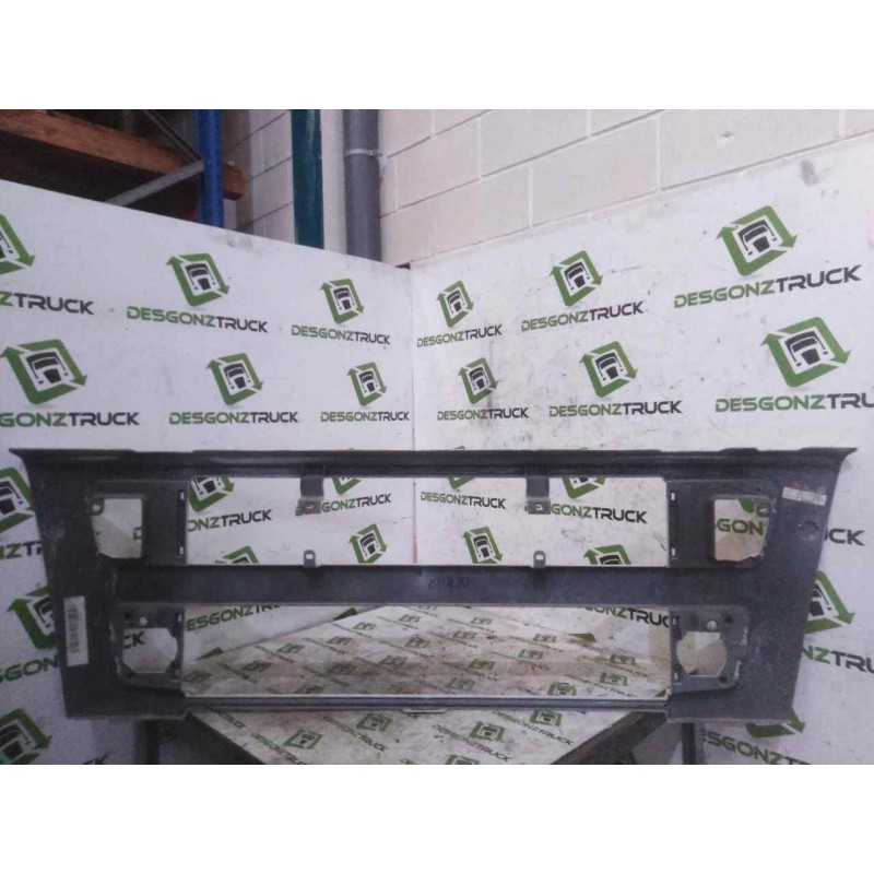 Recambio de rejilla delantera central para volvo fh 440 fg 4x2 low largo globetrotter (lhh2, l2h2) referencia OEM IAM 205167775 - Blanco 2