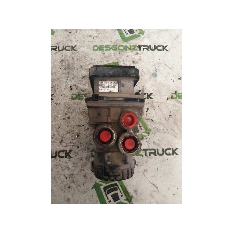 Recambio de valvula aire para renault premium route 2006 fas 4x2 larga distancia referencia OEM IAM 20828237 K000914 VALVULA EBS