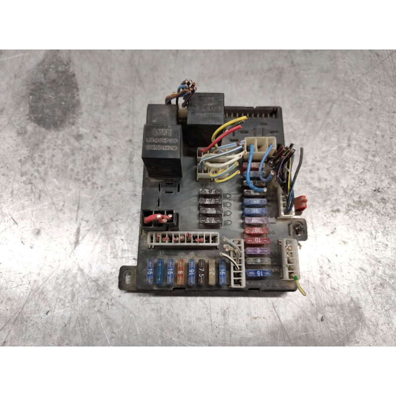 Recambio de caja reles / fusibles para mercedes-benz mb 100 d caja cerrada / combi combi i (bm 631.333/343) referencia OEM IAM 6 - Blanco