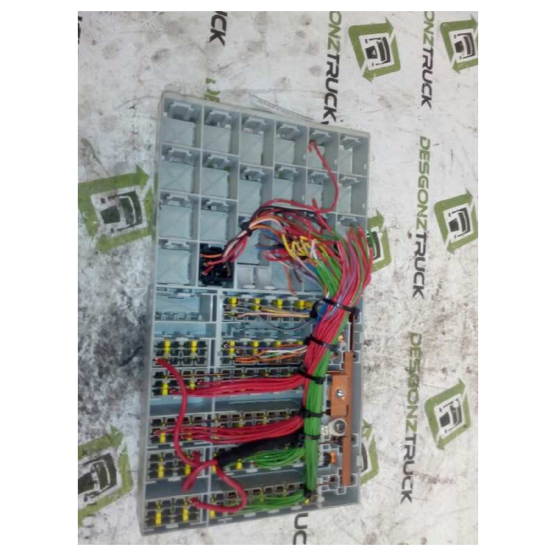 Recambio de caja reles / fusibles para scania serie p/g/r (c-clase) fsa r500 (4x2) largura mediana cr 16 referencia OEM IAM 2022 - Blanco 2