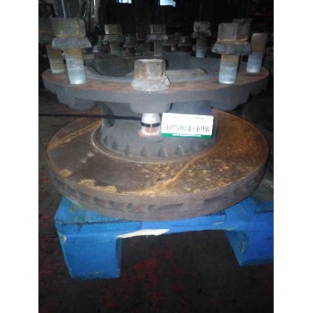 Recambio de buje delantero para renault premium route 2006 fas 4x2gv larga distancia referencia OEM IAM 7421022433  