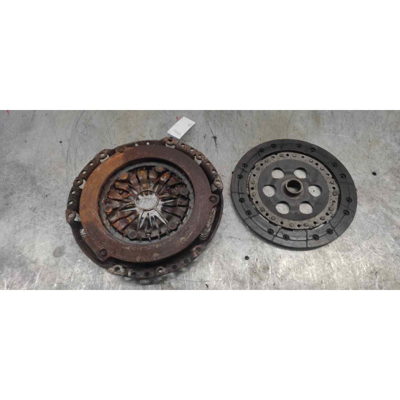 Recambio de kit embrague para ford focus berlina (cak) ghia referencia OEM IAM 2