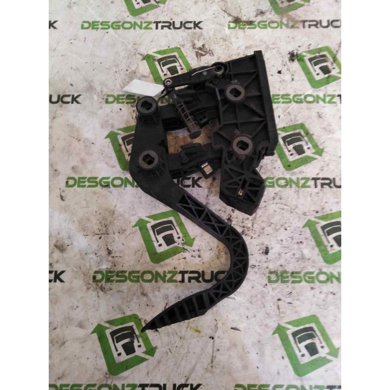 Recambio de pedal acelerador para scania serie p/g/r (c-clase) referencia OEM IAM 1753411 - Blanco 2