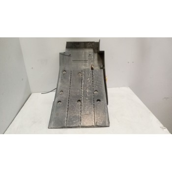 Recambio de guardabarros delantero izquierdo para iveco eurocargo 05.03  5.9 diesel referencia OEM IAM 504298600  