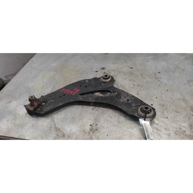 Recambio de brazo suspension inferior delantero izquierdo para nissan primastar (x83) combi 6 asientos batalla 2,78t referencia - Blanco