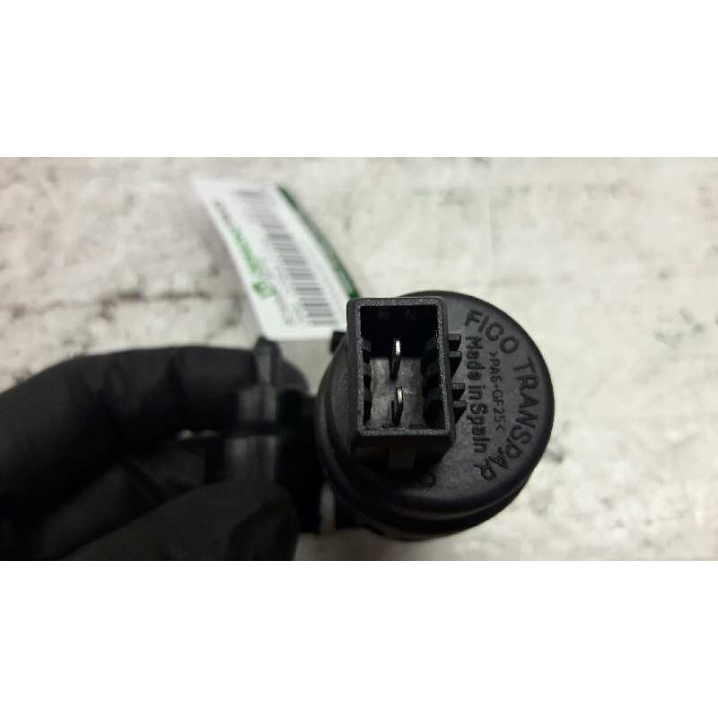 Recambio de bomba limpia para opel corsa c club referencia OEM IAM 090586632 - Azul 4