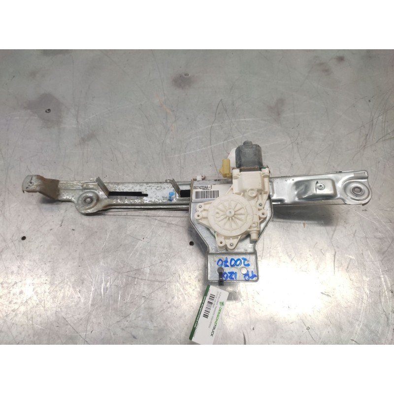 Recambio de elevalunas trasero izquierdo para dodge caliber s referencia OEM IAM 05074233AAE  