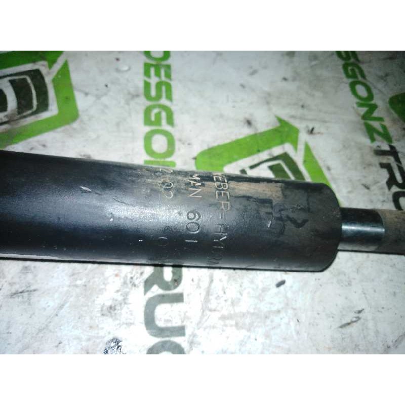 Recambio de brazo elevacion cabina para man l 2000 evolution referencia OEM IAM 6017 0193933 85417236017 - Blanco 2