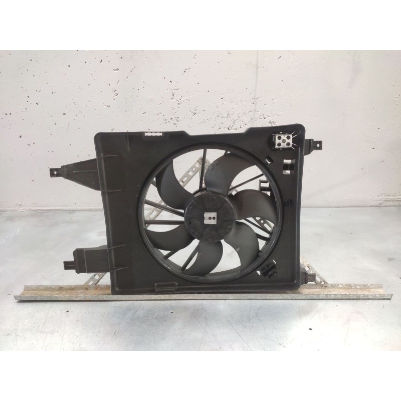 Recambio de electroventilador para renault megane ii classic berlina confort authentique referencia OEM IAM 8200222998 2