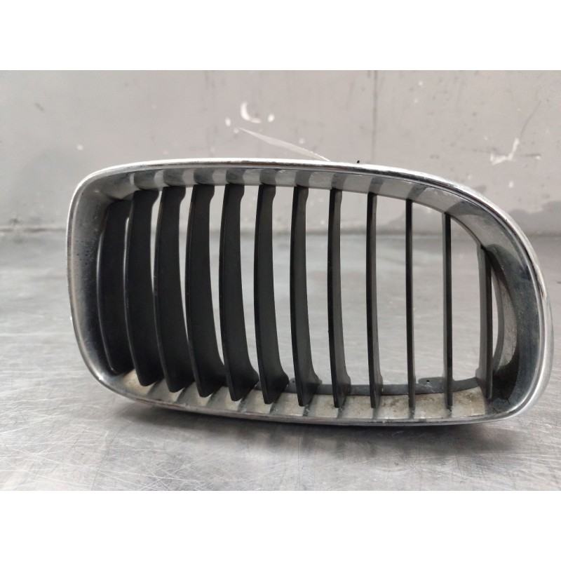 Recambio de rejilla delantera derecha para bmw serie 1 berlina (e81/e87) 120d referencia OEM IAM   