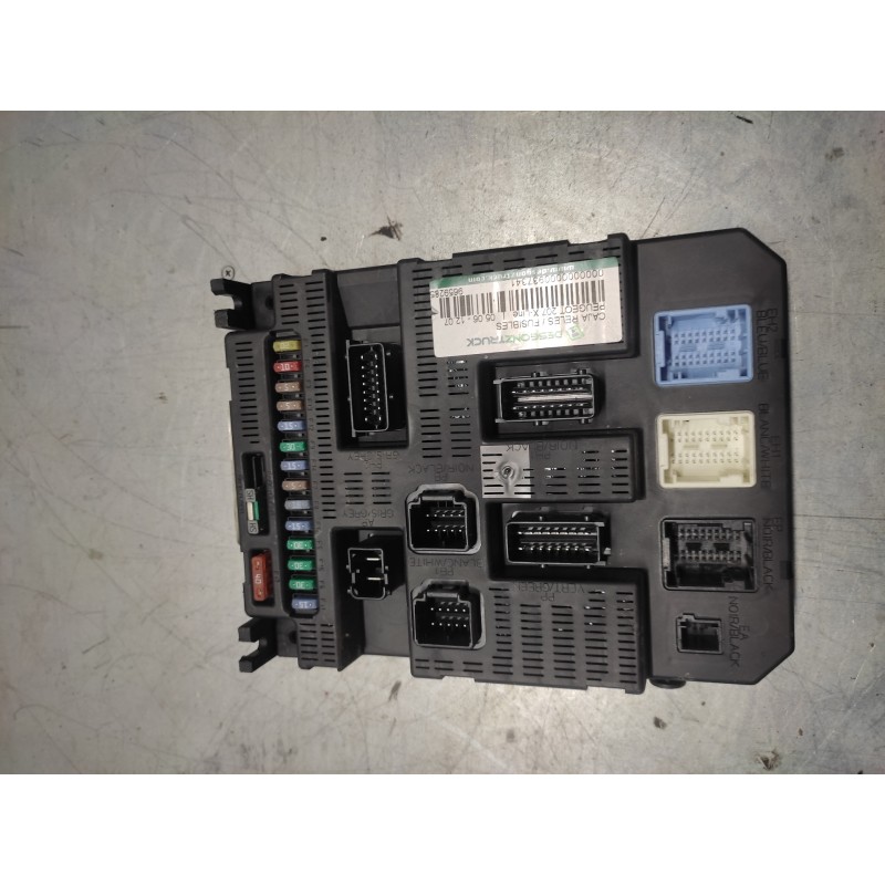 Recambio de caja reles / fusibles para peugeot 207 x-line referencia OEM IAM 9659285380  