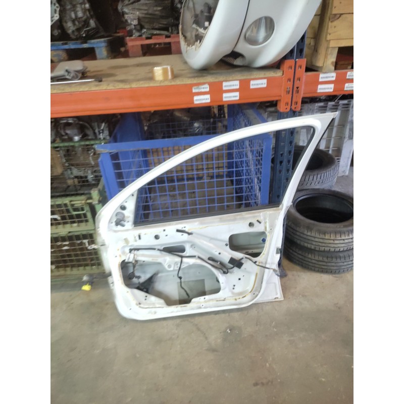 Recambio de puerta delantera derecha para peugeot 206 berlina xs-line referencia OEM IAM - Blanco 2