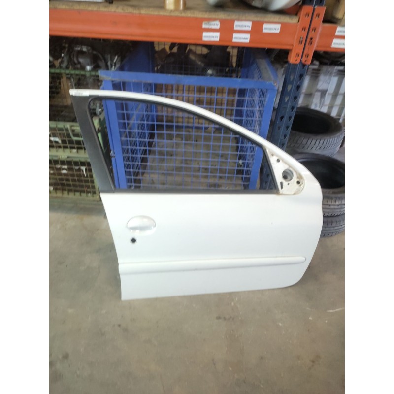 Recambio de puerta delantera derecha para peugeot 206 berlina xs-line referencia OEM IAM - Blanco 3