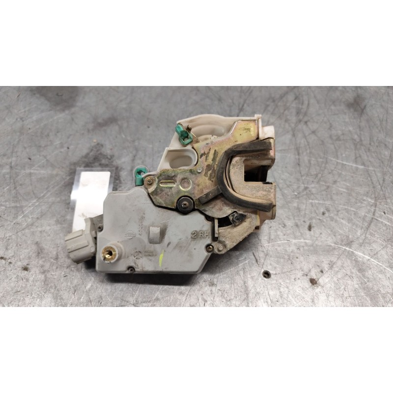 Recambio de cerradura puerta trasera derecha para nissan primera (p11) 2.0 td referencia OEM IAM  6 PINS 