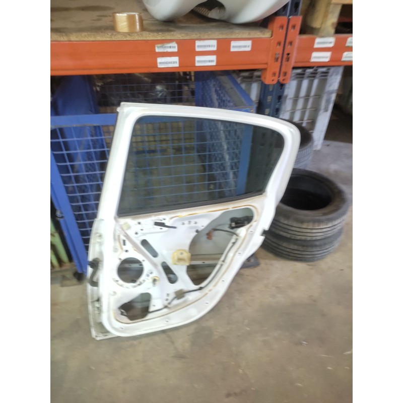 Recambio de puerta trasera derecha para peugeot 206 berlina xs-line referencia OEM IAM - Blanco 2