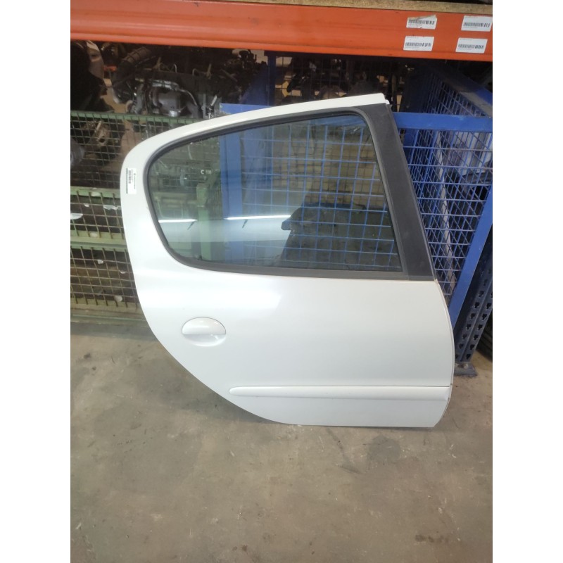 Recambio de puerta trasera derecha para peugeot 206 berlina xs-line referencia OEM IAM - Blanco 4