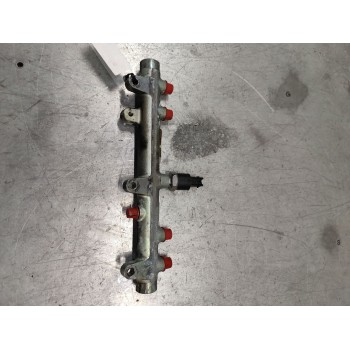 Recambio de rampa inyectora para peugeot boxer autobús (230p) 2.8 hdi referencia OEM IAM 0445224009  