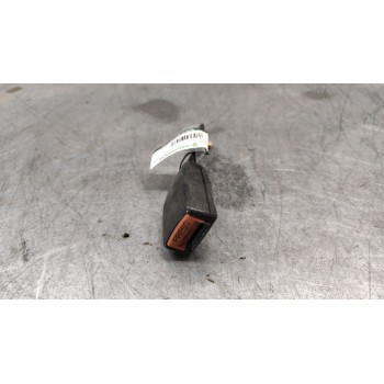 Recambio de enganche de cinturon delantero derecho para nissan primera (p11) 2.0 td referencia OEM IAM 868422F000  