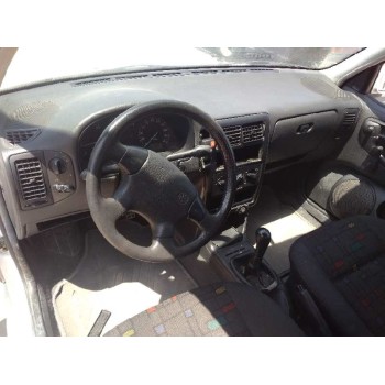 volkswagen polo berlina (6n1) del año 1998