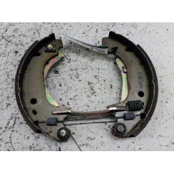 Recambio de zapatas de freno traseras para peugeot 205 berlina referencia OEM IAM   