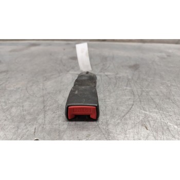 Recambio de enganche cinturon trasero central para citroën c3 1.4 hdi audace referencia OEM IAM 9640832177  